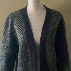 Universal thread green and black patterned knit open long cardigan sweater sz M